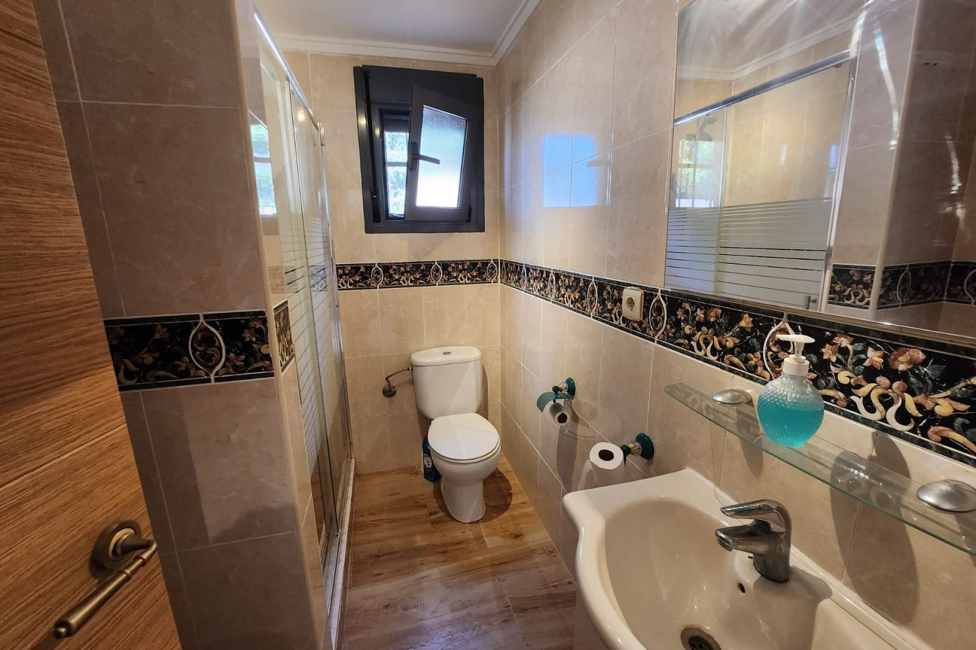 Resale - Villa -
Villena