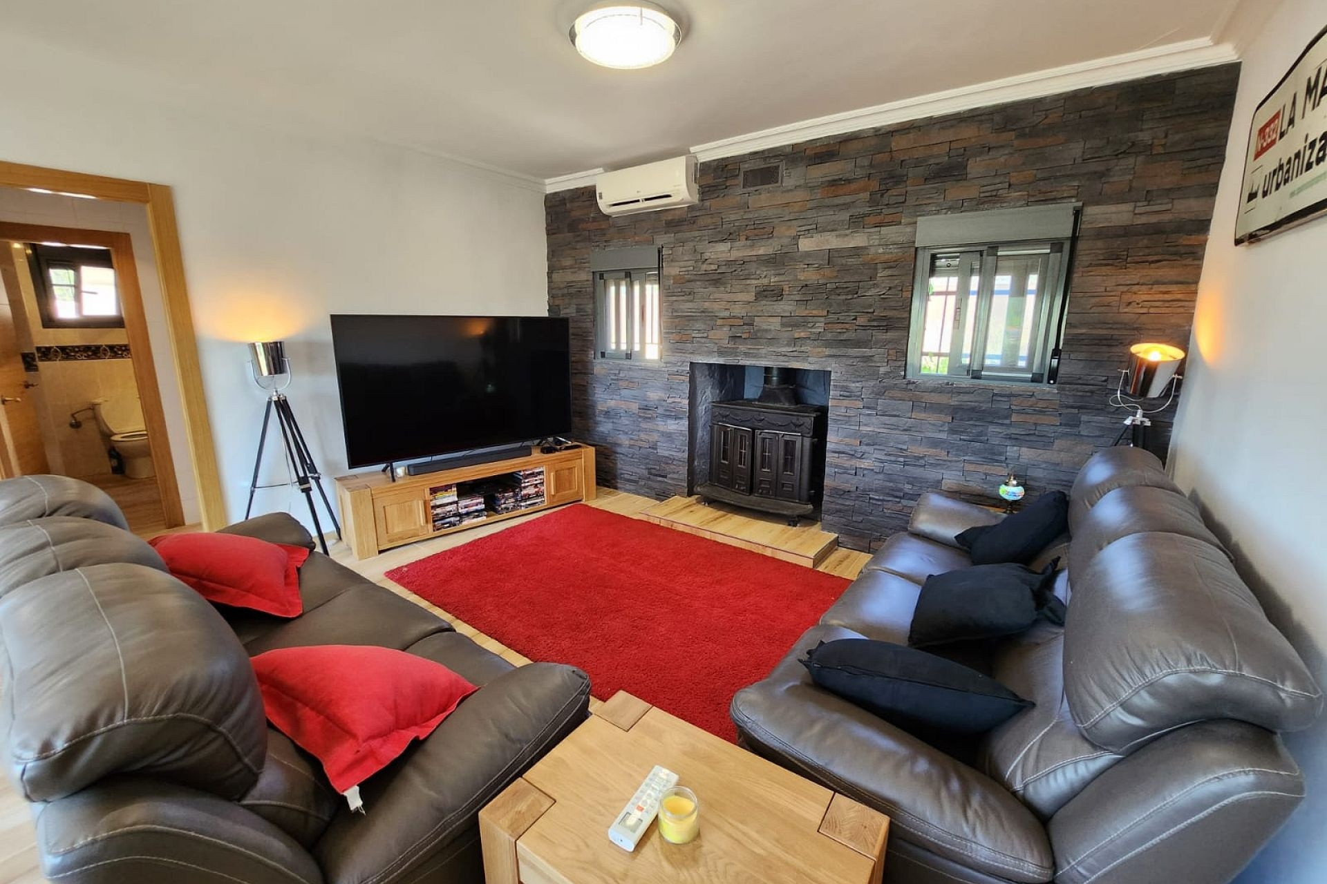 Resale - Villa -
Villena