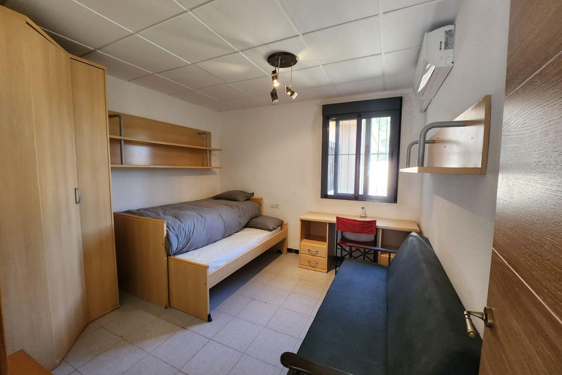 Resale - Villa -
Villena