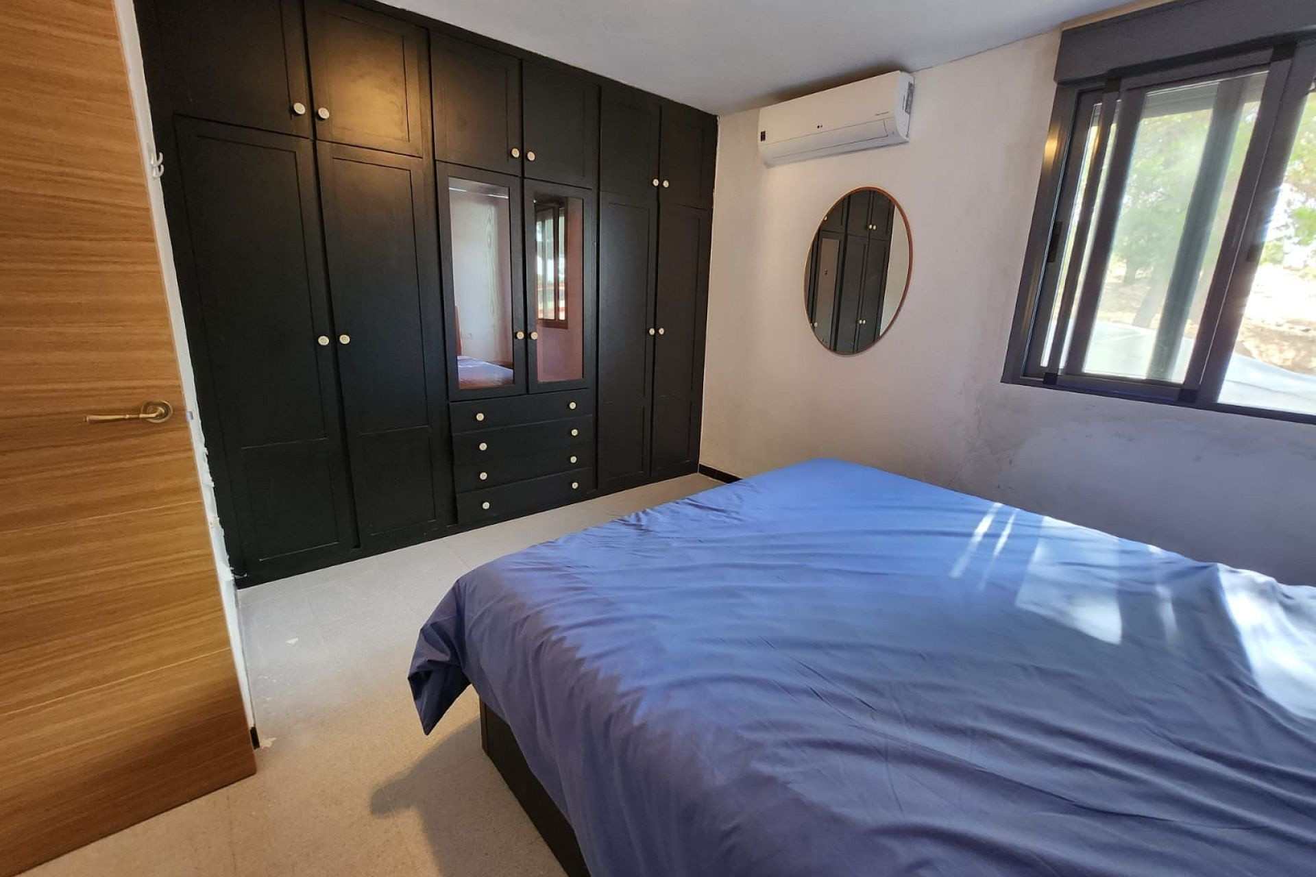 Resale - Villa -
Villena