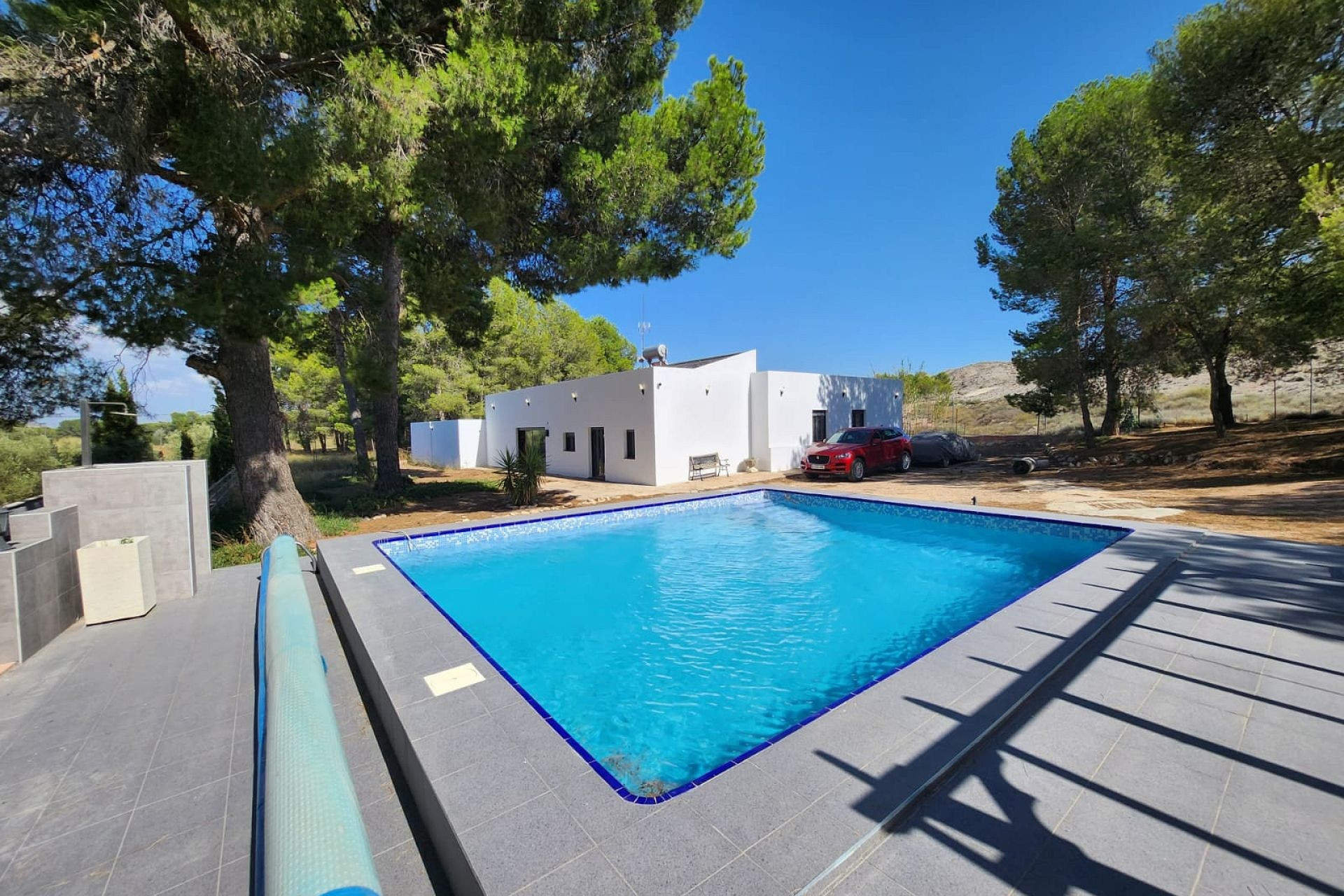 Resale - Villa -
Villena