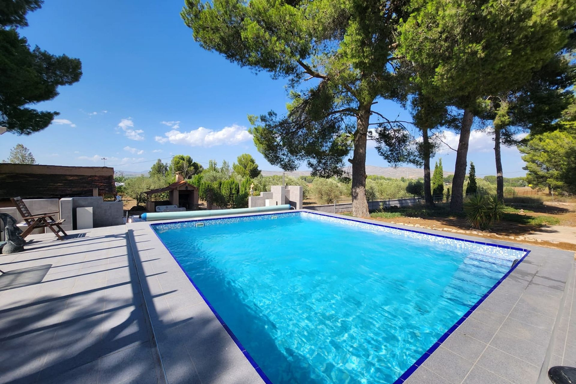 Resale - Villa -
Villena