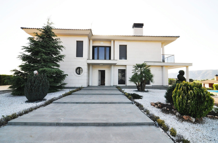 Resale - Villa -
Villena