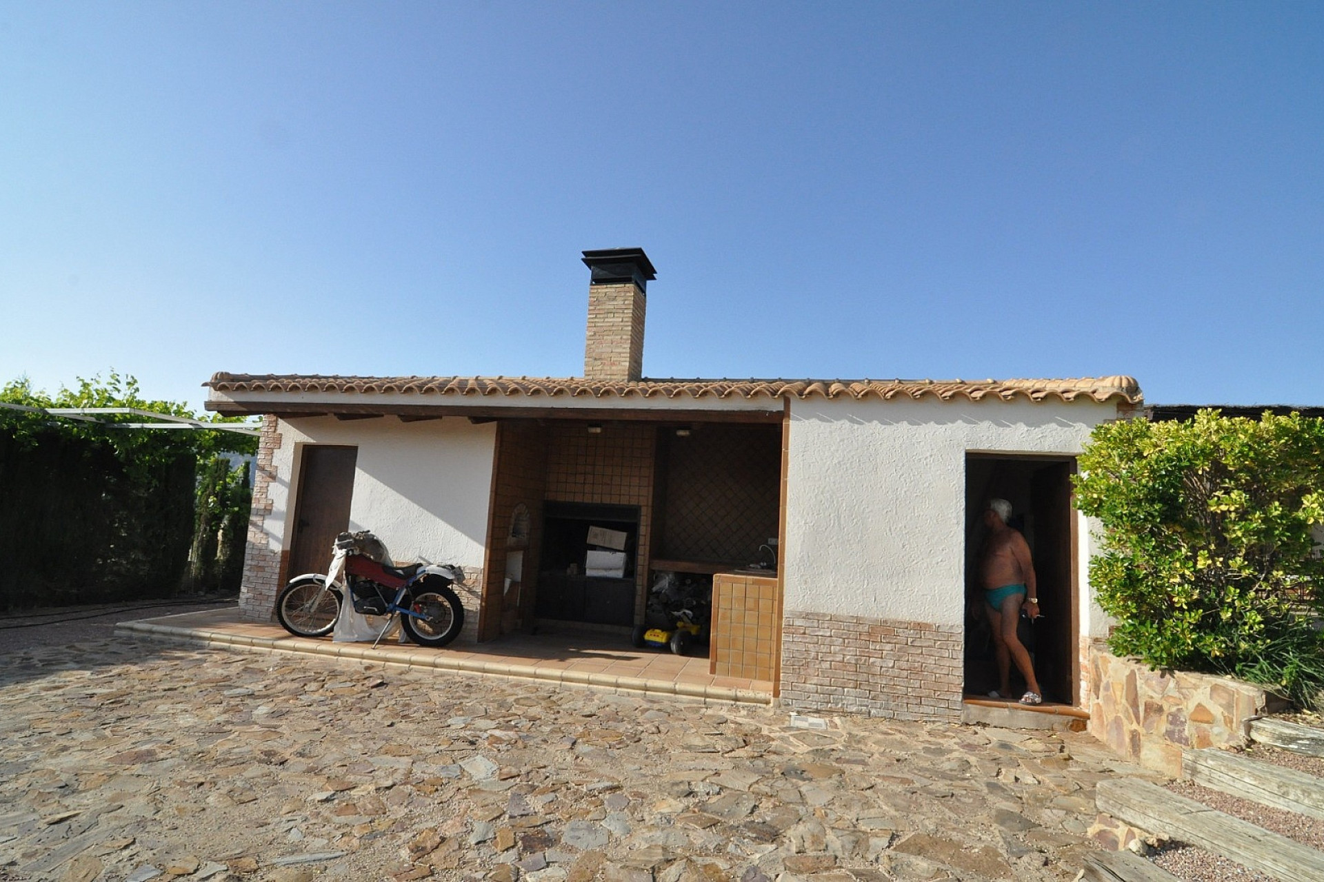 Resale - Villa -
Villena