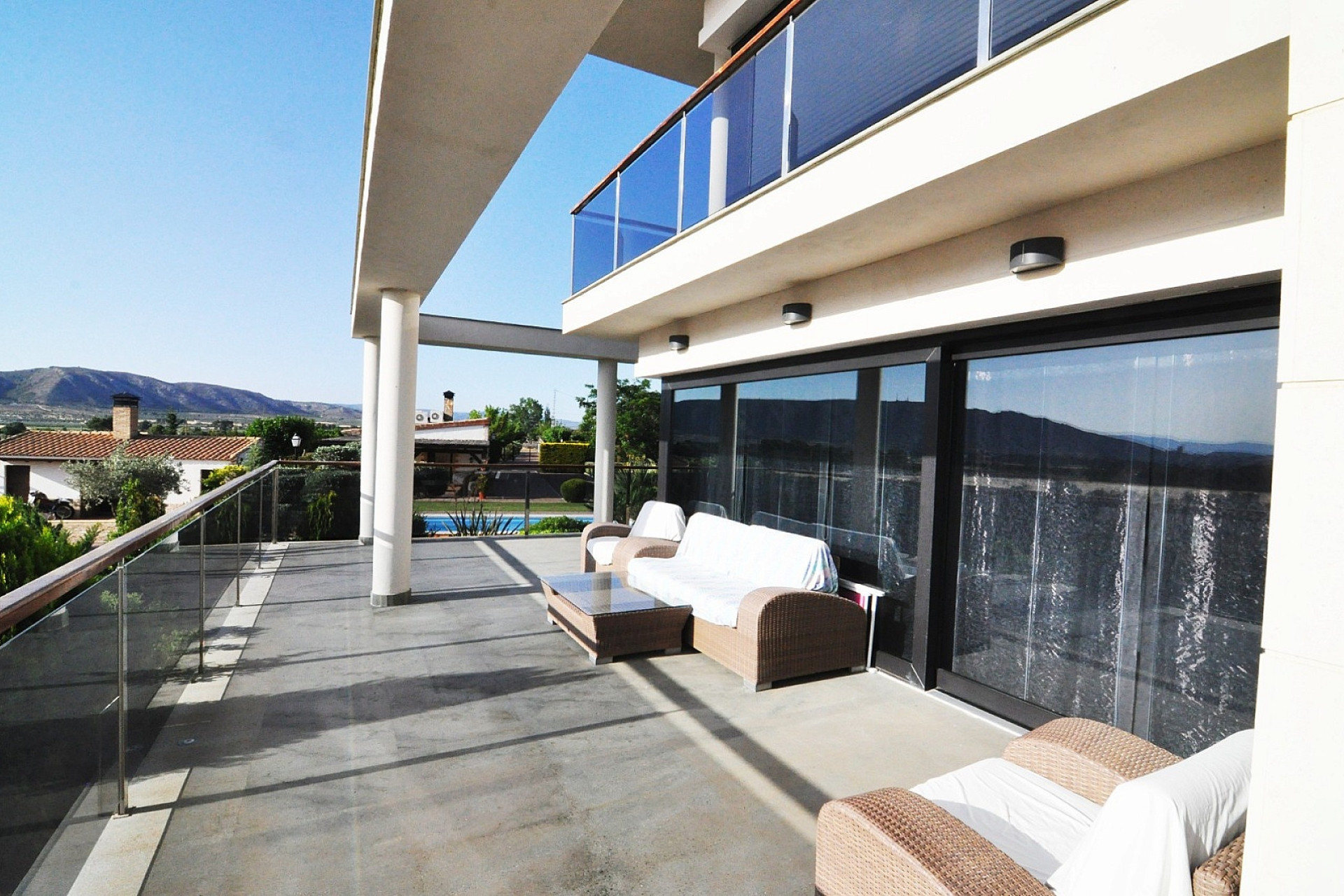 Resale - Villa -
Villena