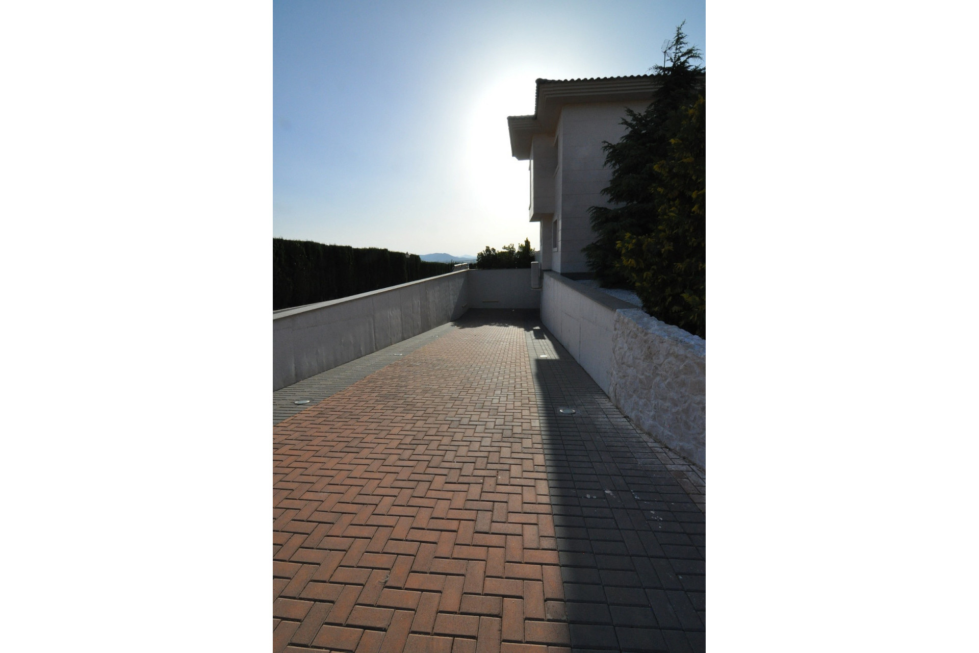 Resale - Villa -
Villena