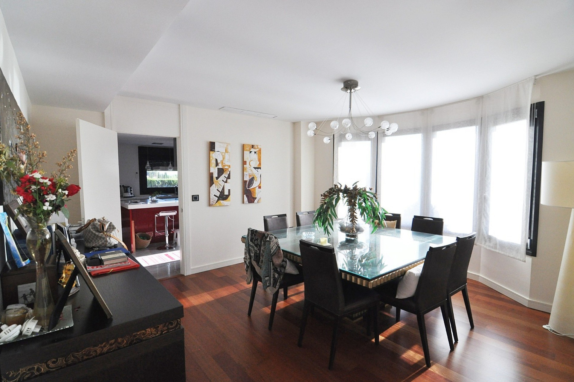 Resale - Villa -
Villena