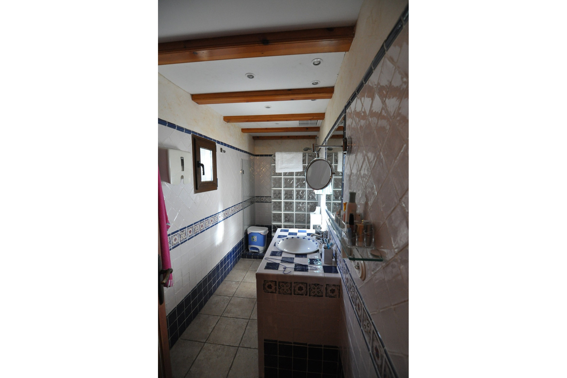 Resale - Villa -
Villena