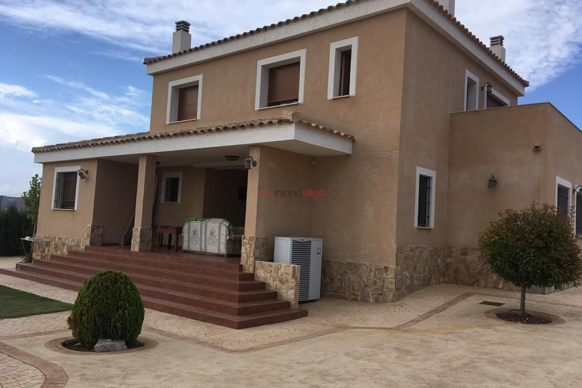 Resale - Villa -
Villena