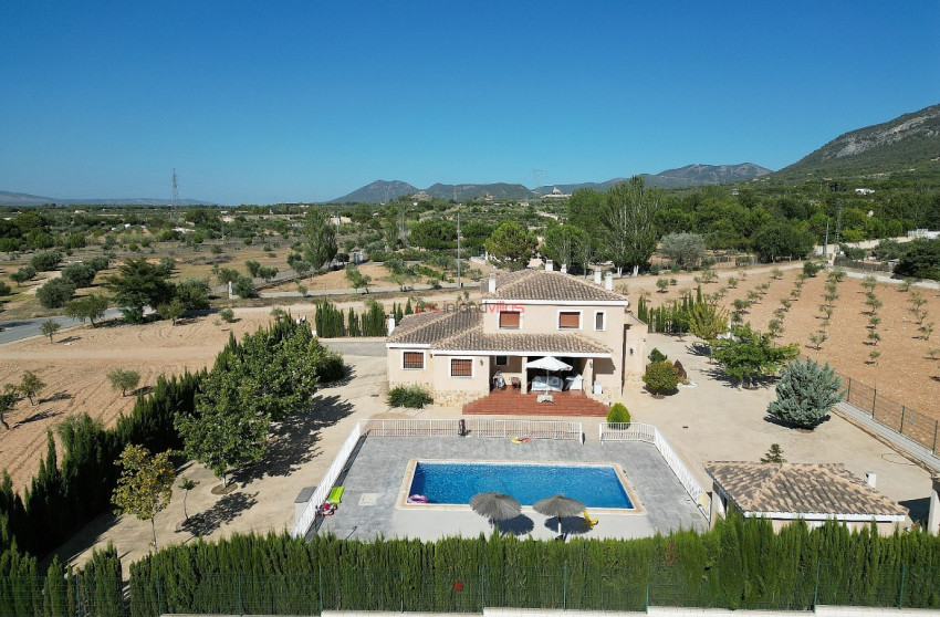 Resale - Villa -
Villena