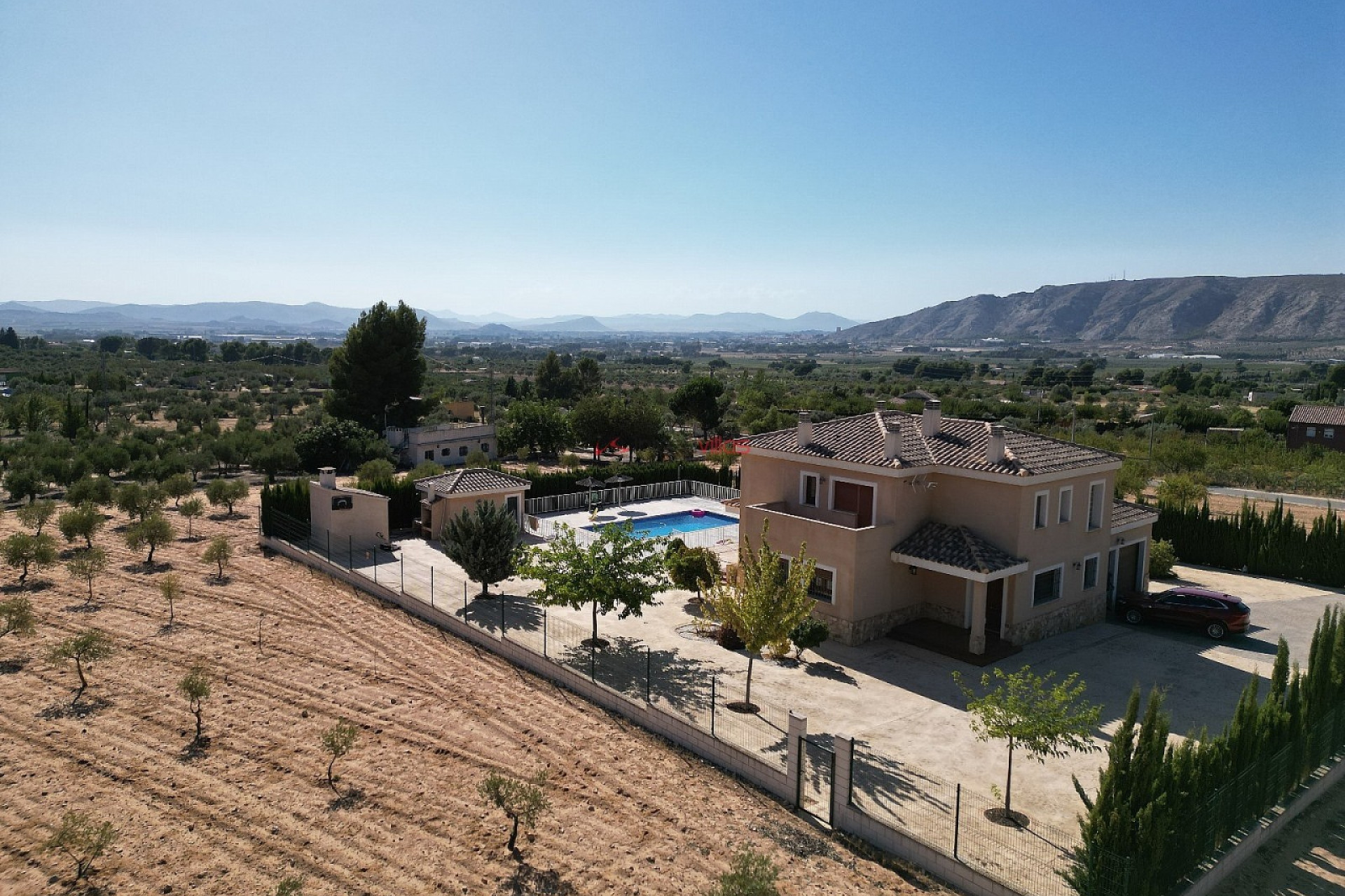 Resale - Villa -
Villena