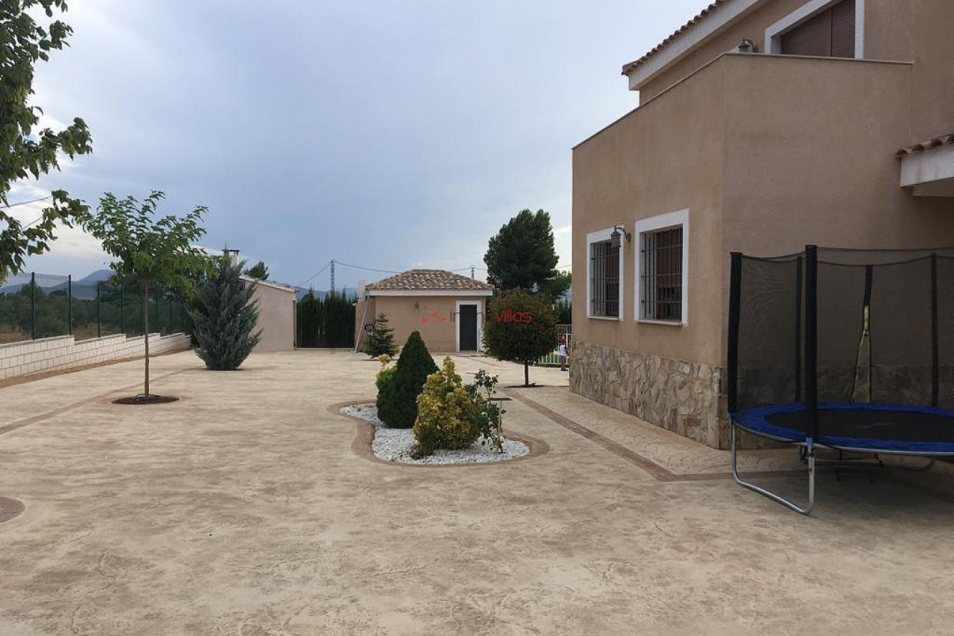 Resale - Villa -
Villena