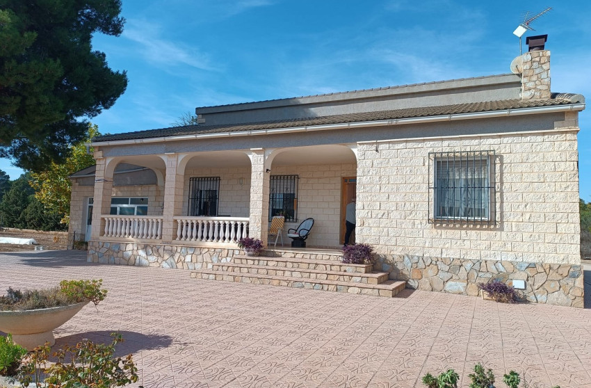 Resale - Villa -
Yecla - Inland