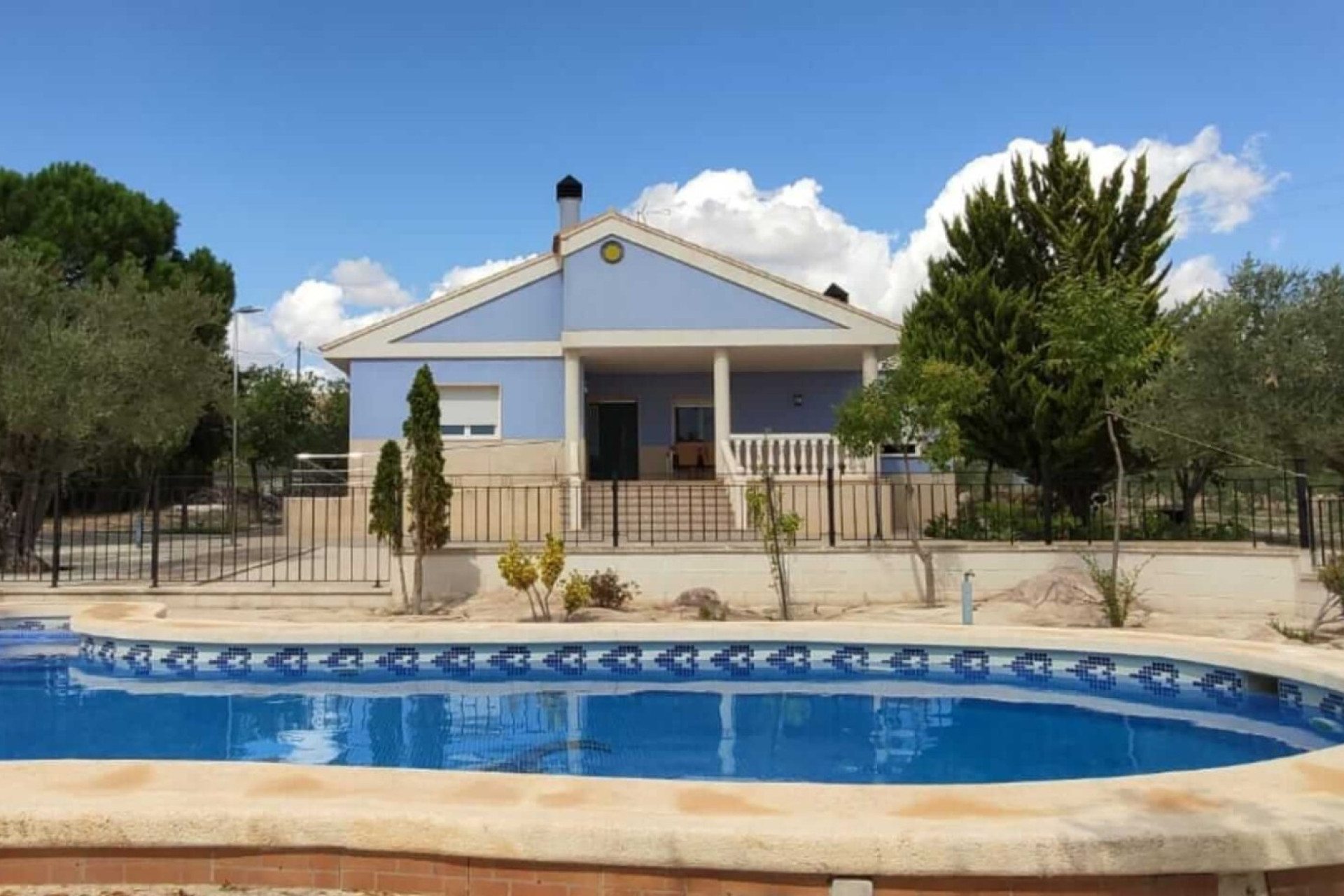 Resale - Villa -
Yecla