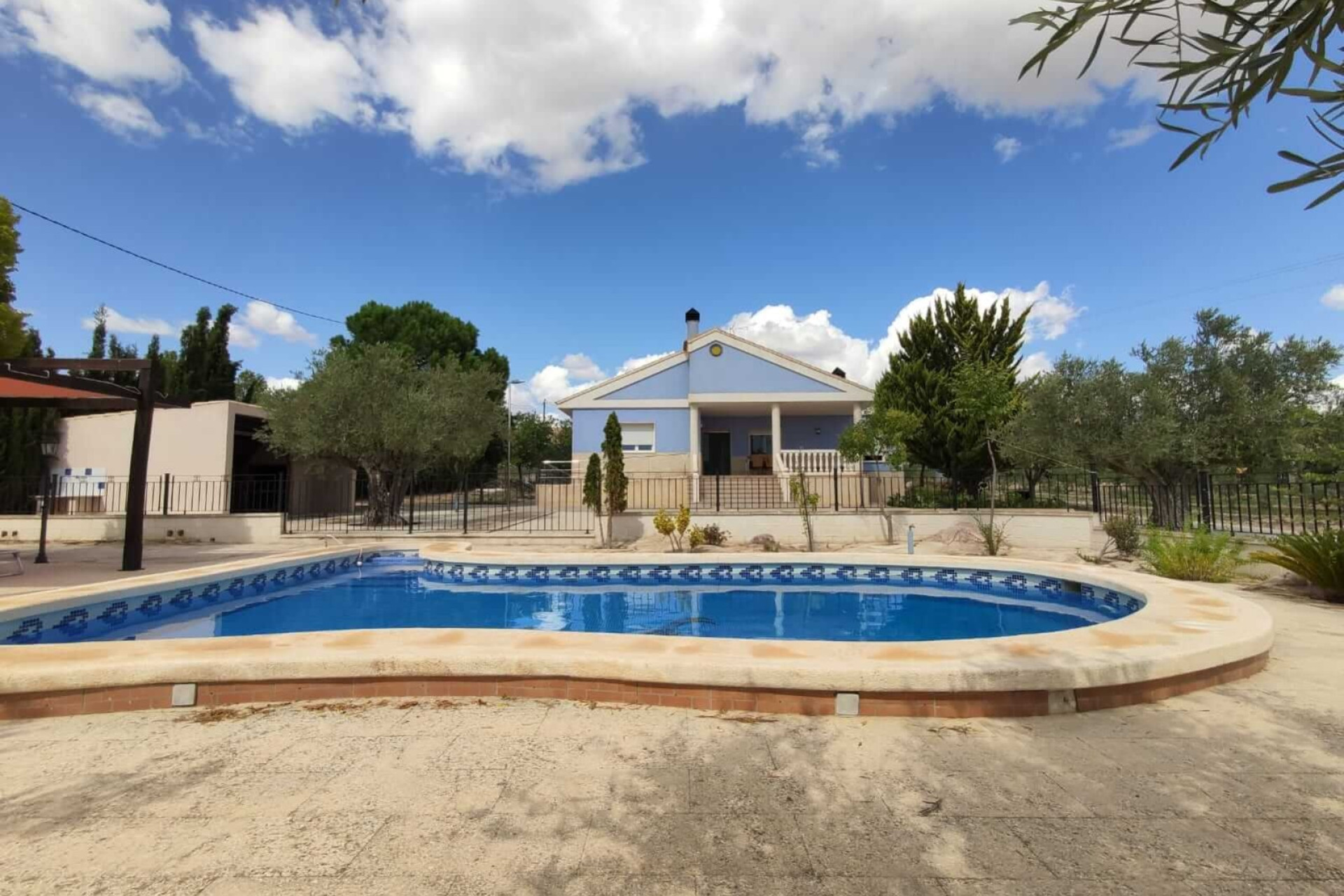 Resale - Villa -
Yecla