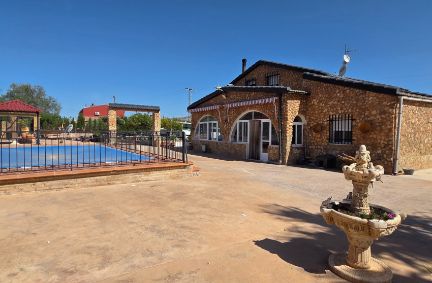 Resale - Villa -
Yecla