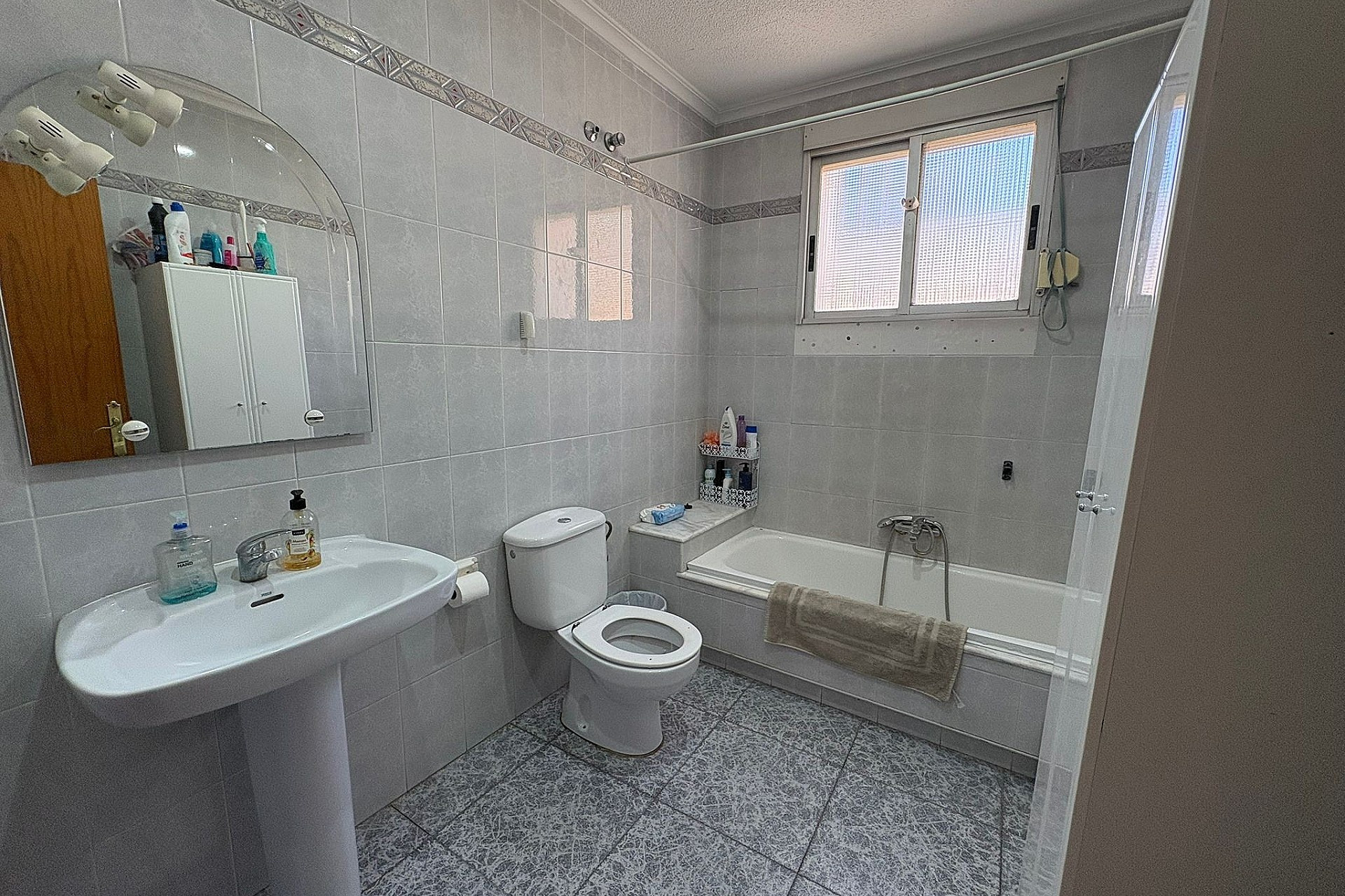 Resale - Village house -
Monovar