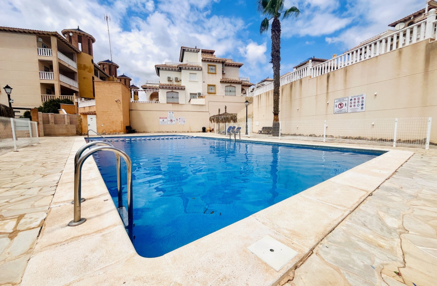 Revente - Appartement -
Cabo Roig