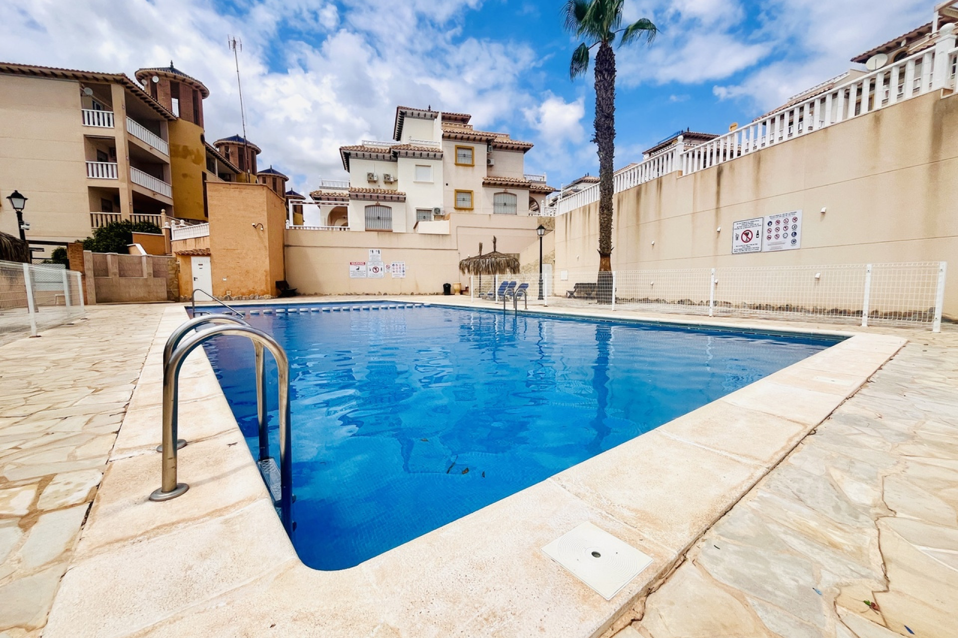 Revente - Appartement -
Cabo Roig