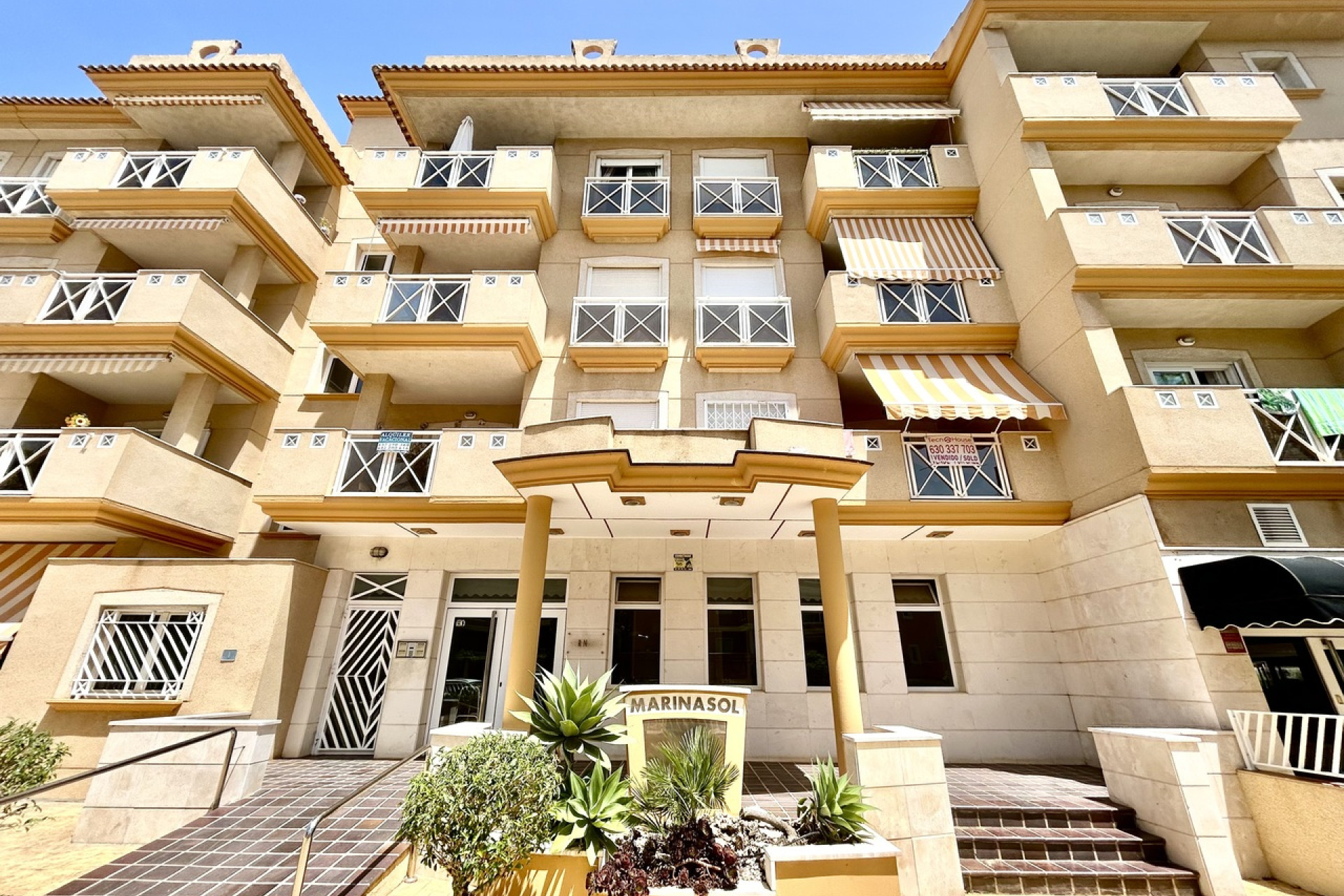 Revente - Appartement -
Cabo Roig