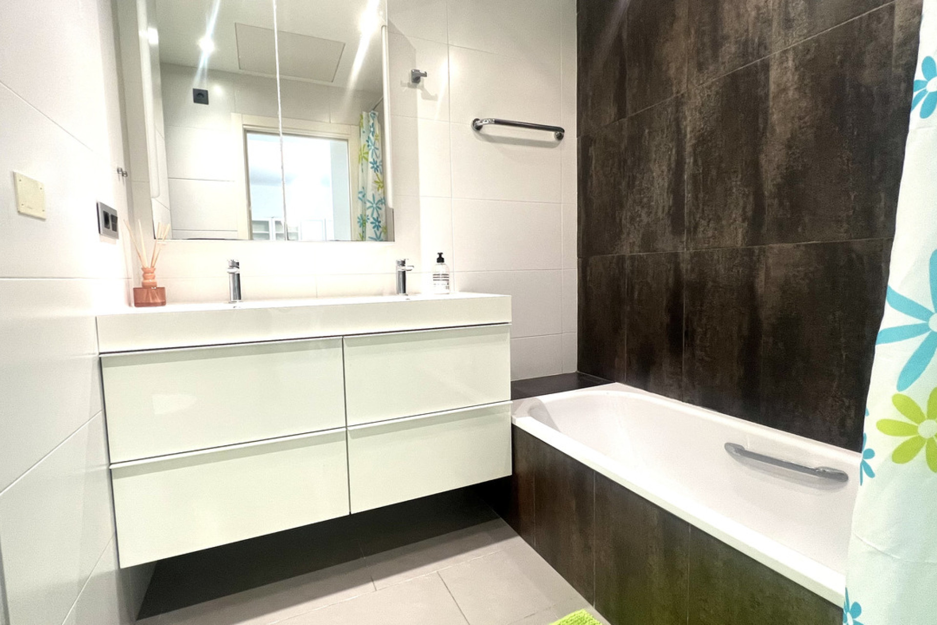 Revente - Appartement -
La Zenia