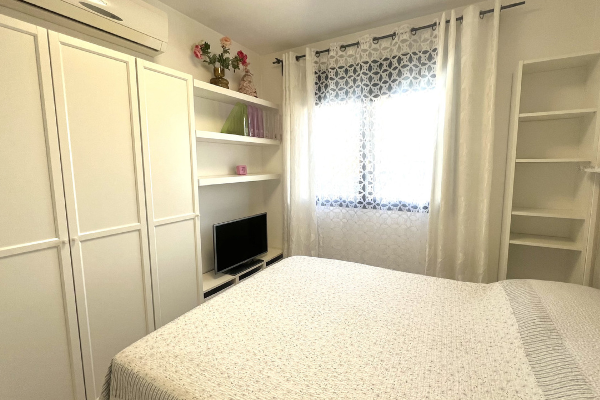 Revente - Appartement -
La Zenia
