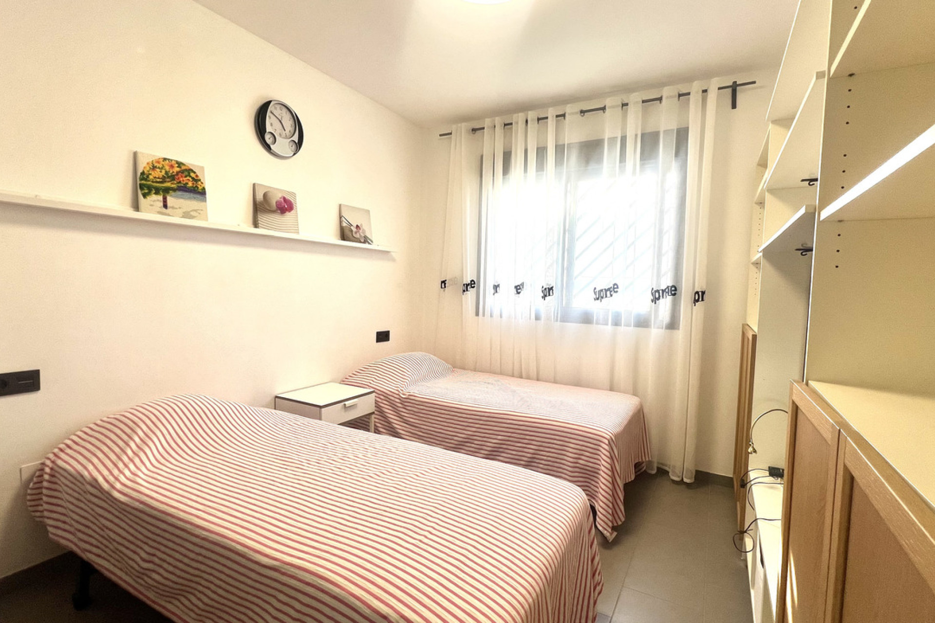 Revente - Appartement -
La Zenia