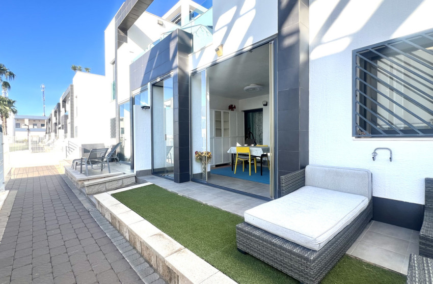 Revente - Appartement -
La Zenia