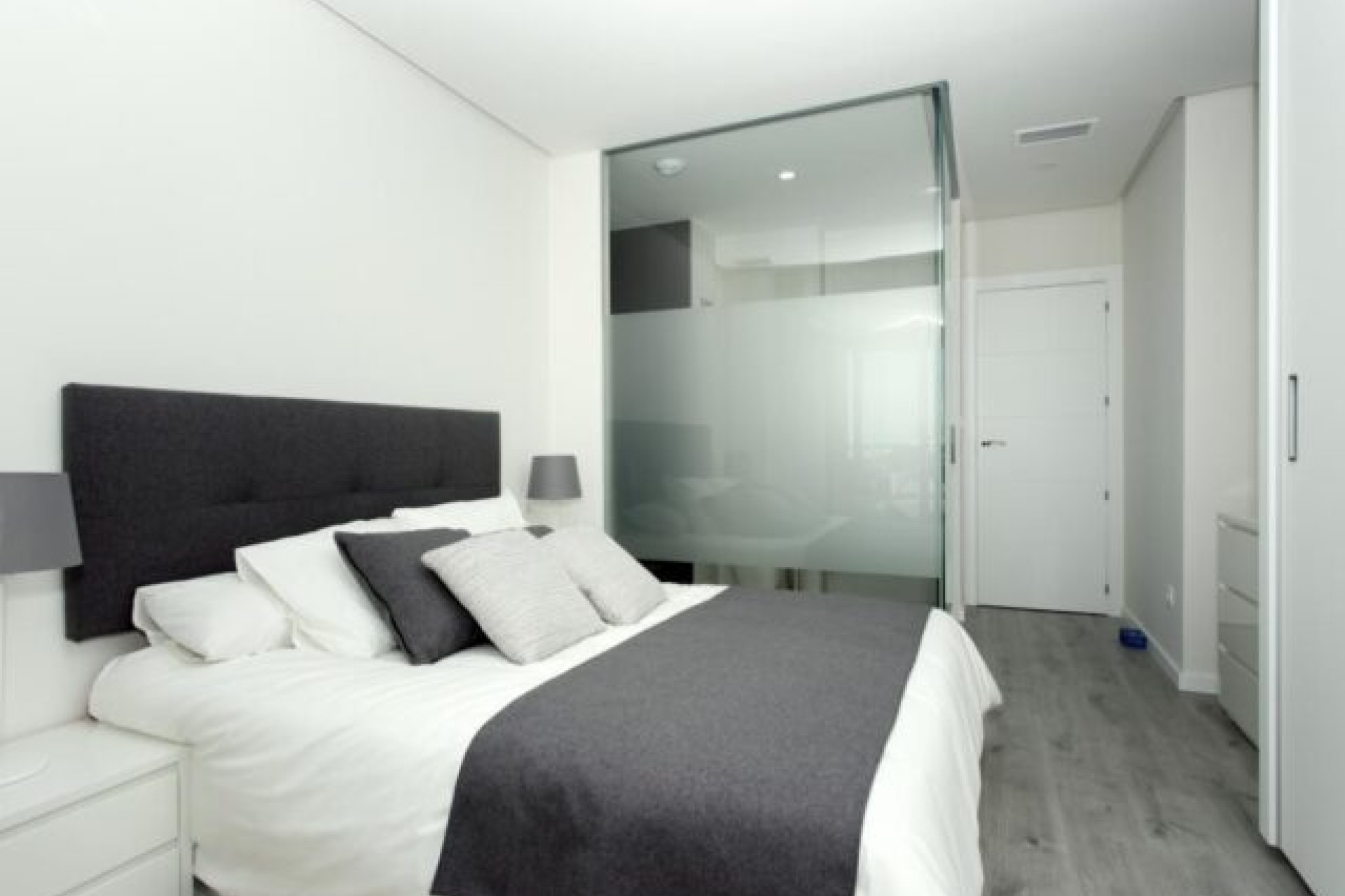 Revente - Appartement -
La Zenia