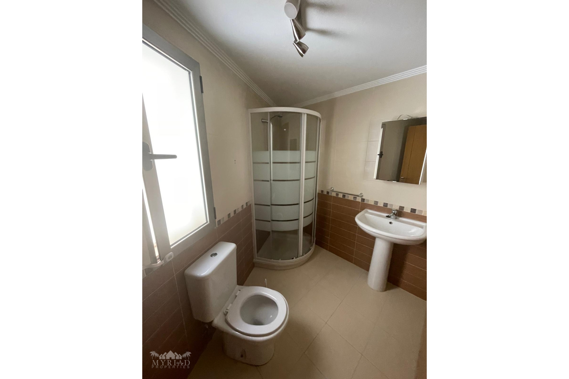 Revente - Appartement -
Pinoso - Pinoso Alicante
