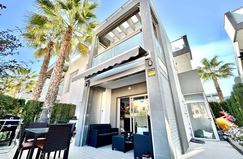 Revente - Appartement -
Punta Prima