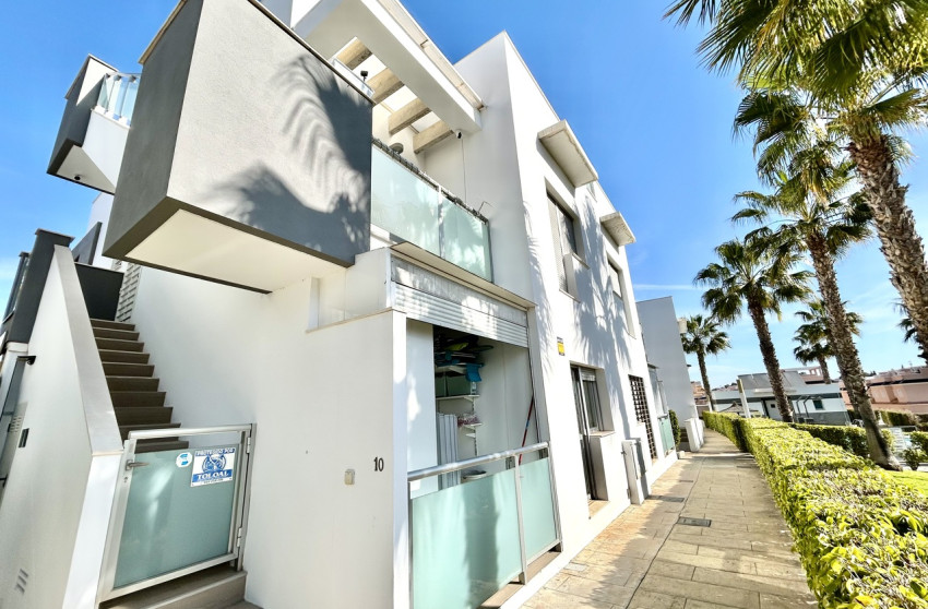 Revente - Appartement -
Punta Prima