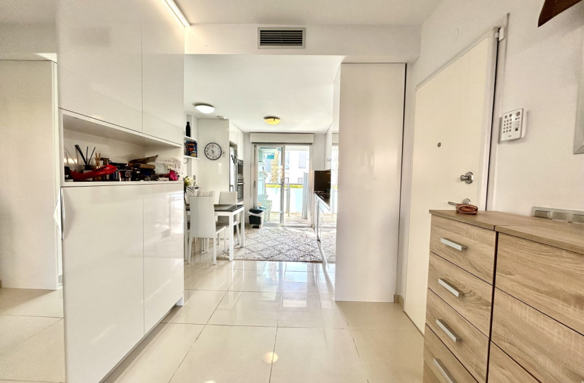 Revente - Appartement -
Punta Prima