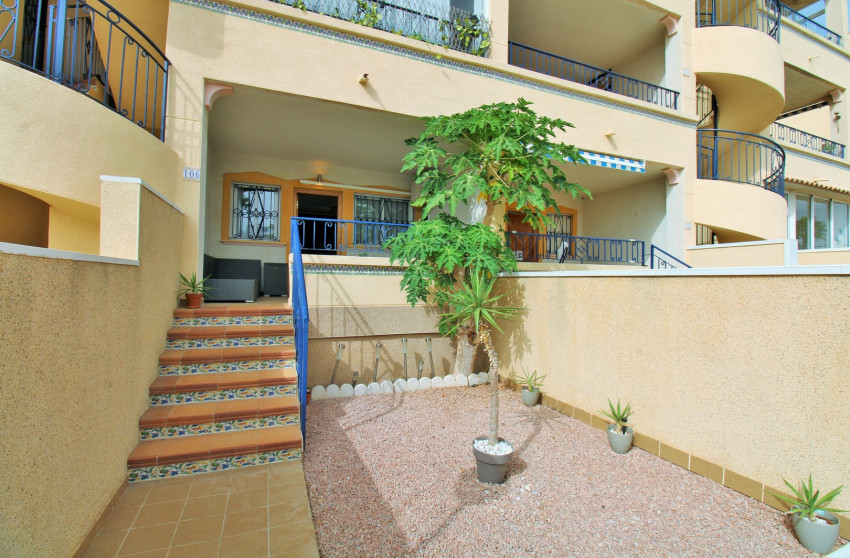 Revente - Appartement -
Punta Prima