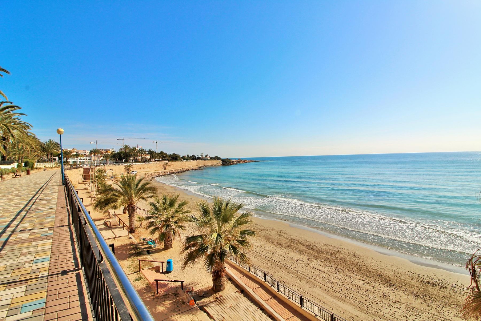 Revente - Appartement -
Punta Prima
