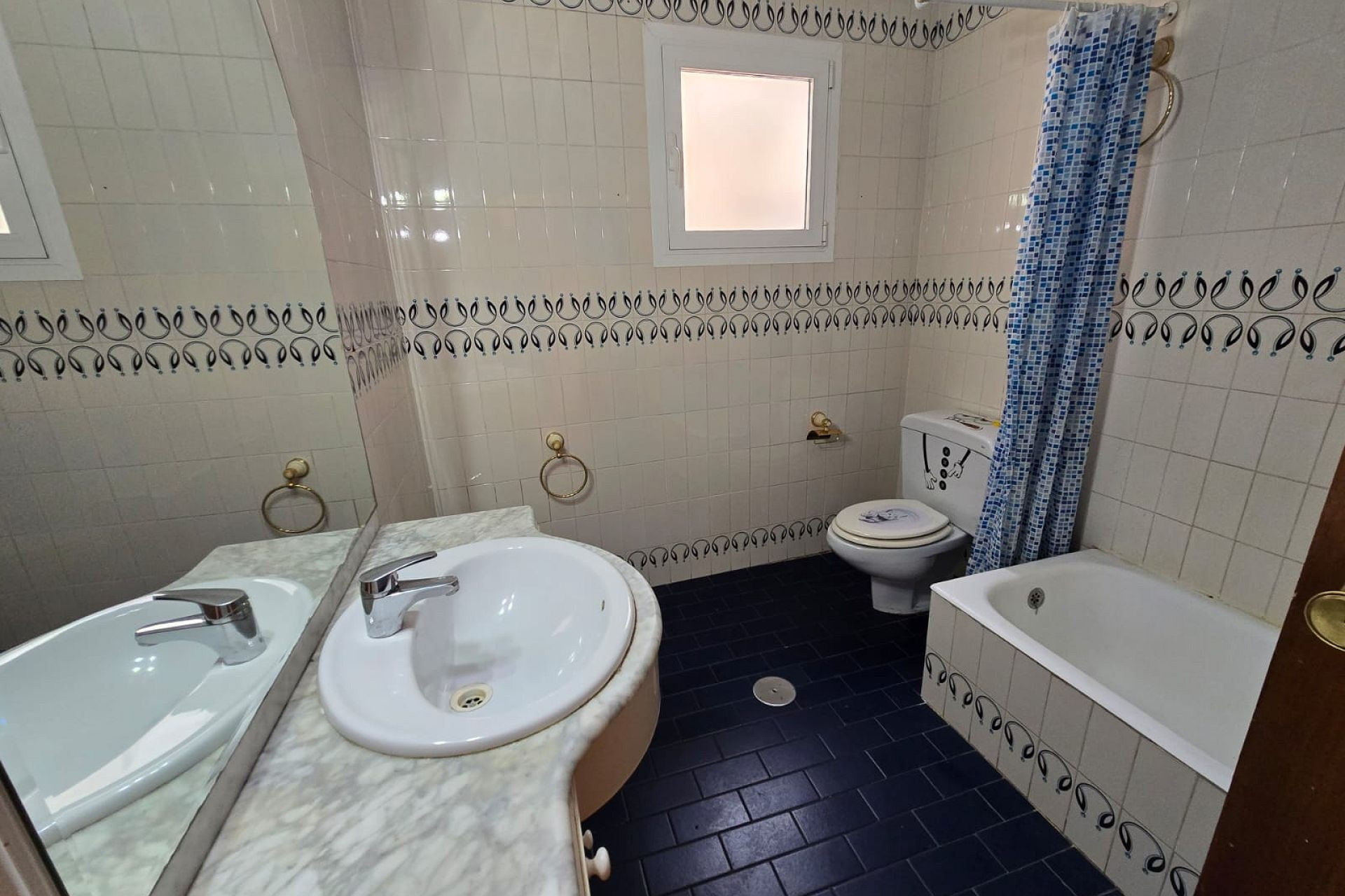 Revente - Appartement -
Salinas