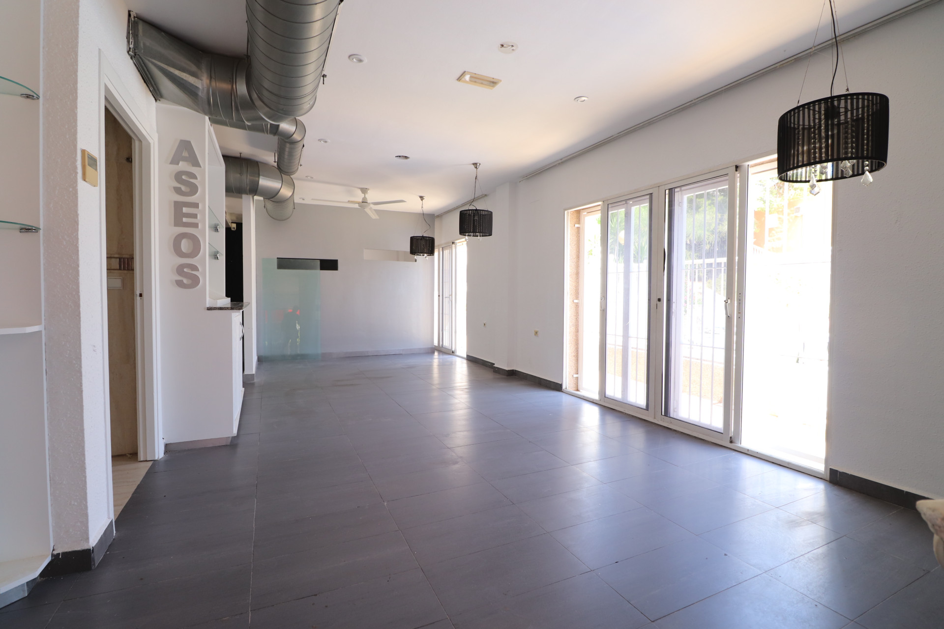 Revente - Commercial (Freehold) -
Ciudad Quesada - La Marquesa