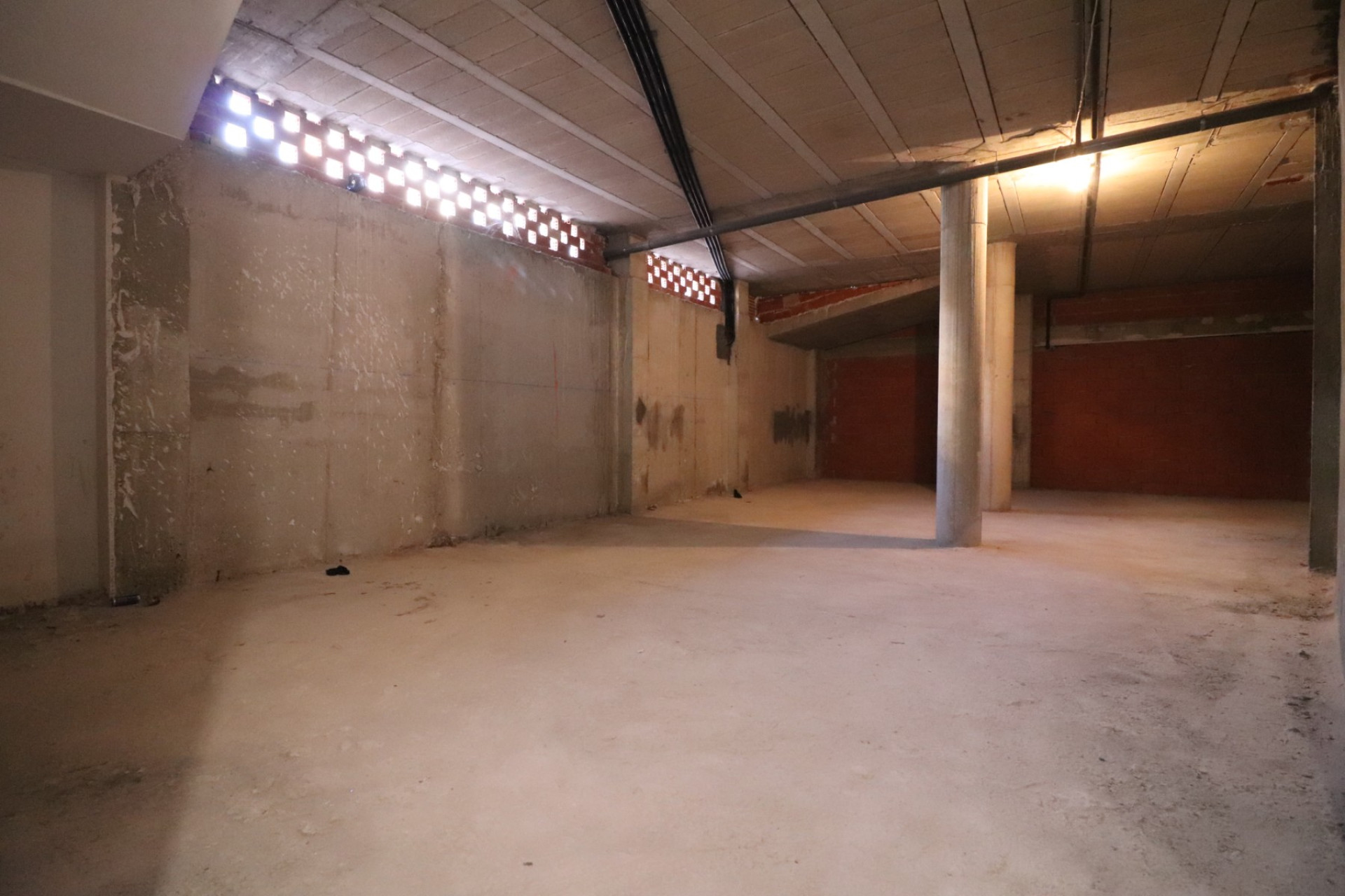 Revente - Commercial (Freehold) -
Rojales - Rojales - Village
