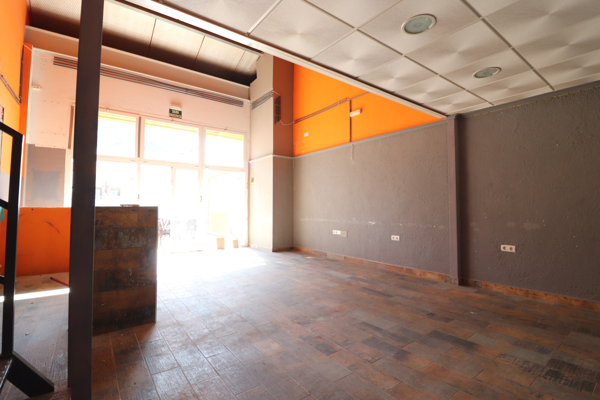 Revente - Local commercial -
Algorfa - La Finca Golf Resort