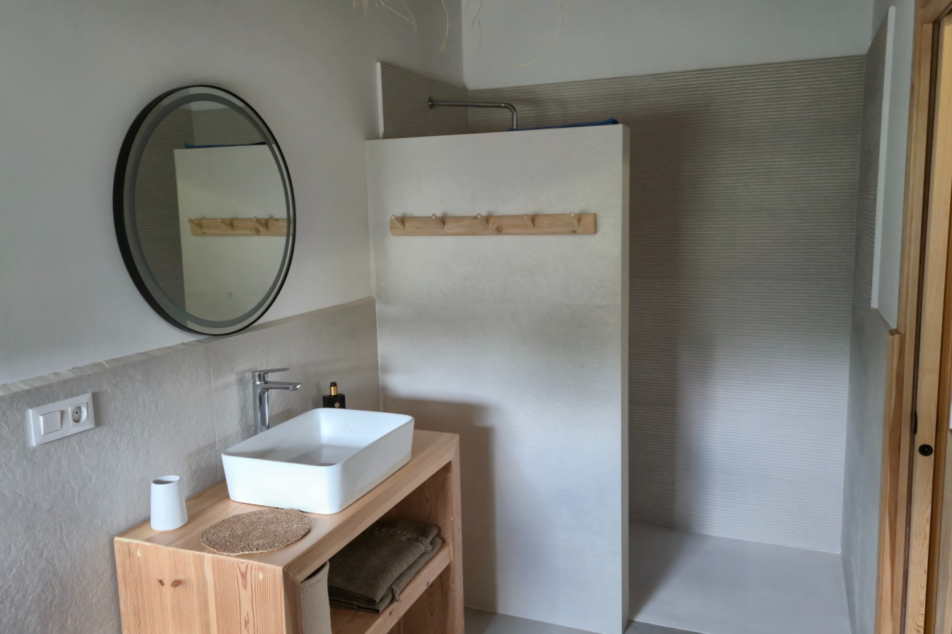 Revente - Local commercial -
Almansa