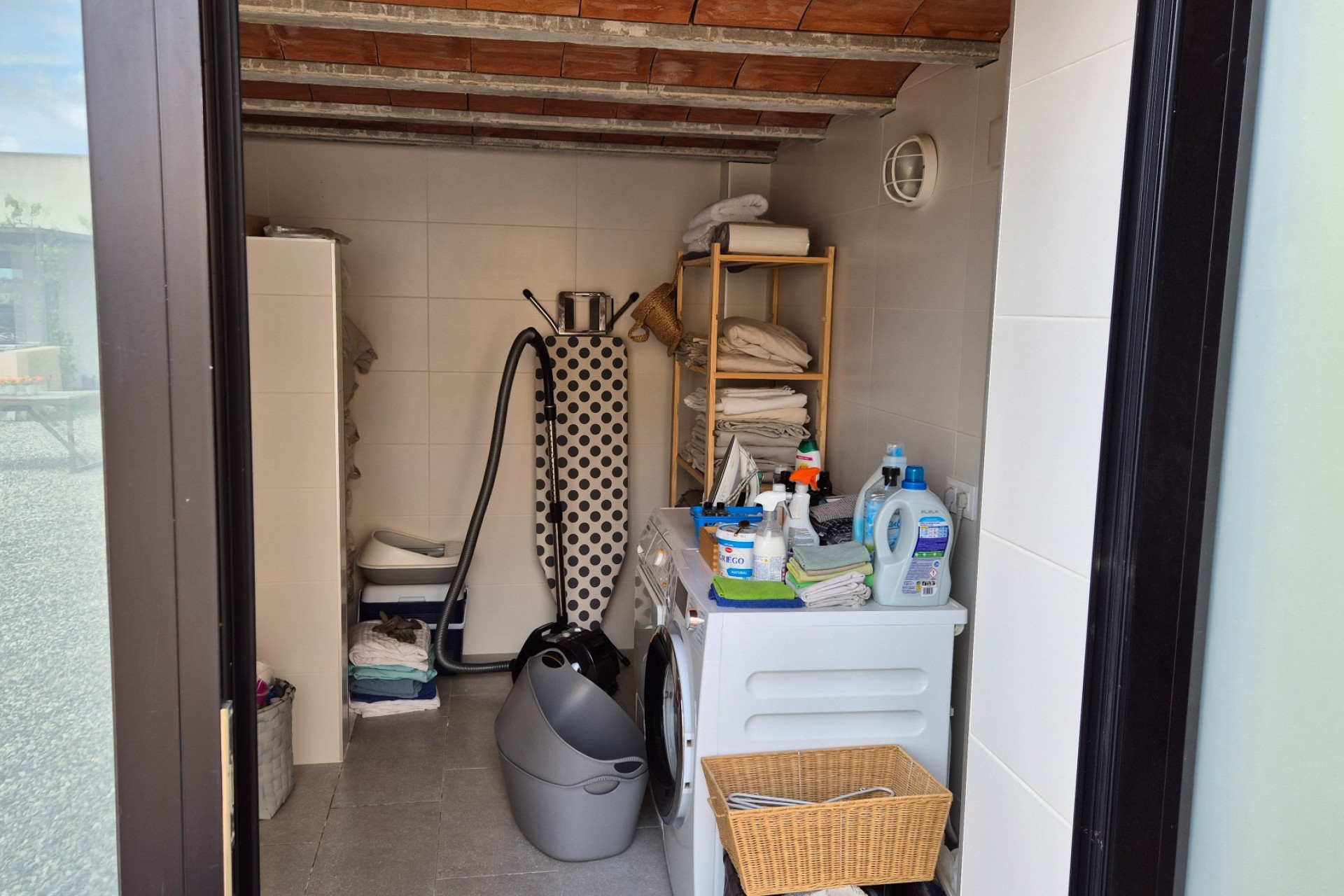 Revente - Local commercial -
Almansa