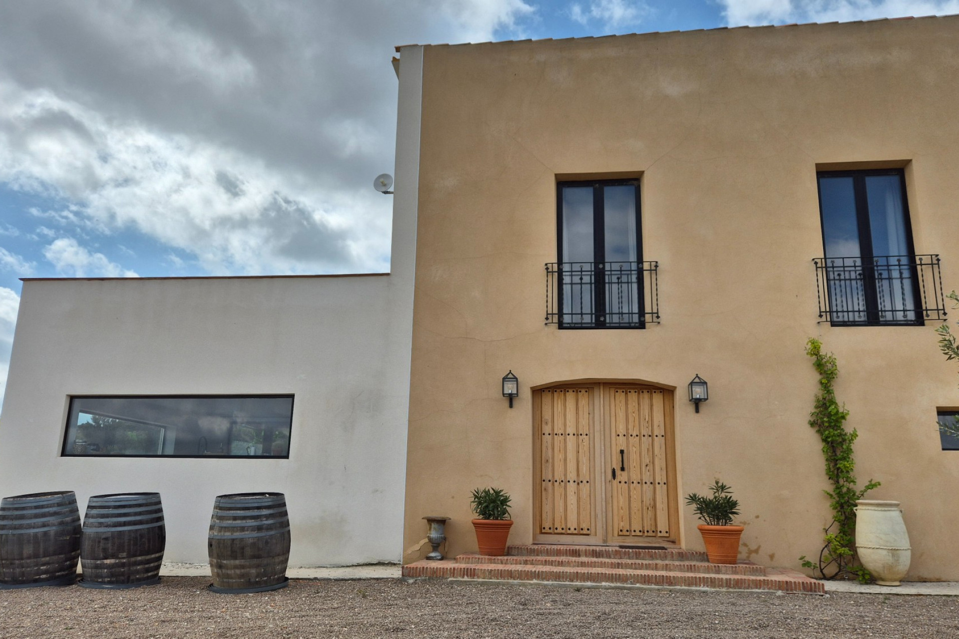 Revente - Local commercial -
Almansa