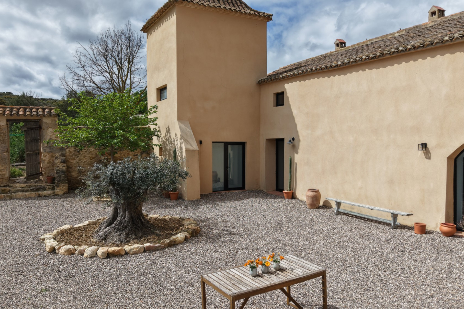 Revente - Local commercial -
Almansa