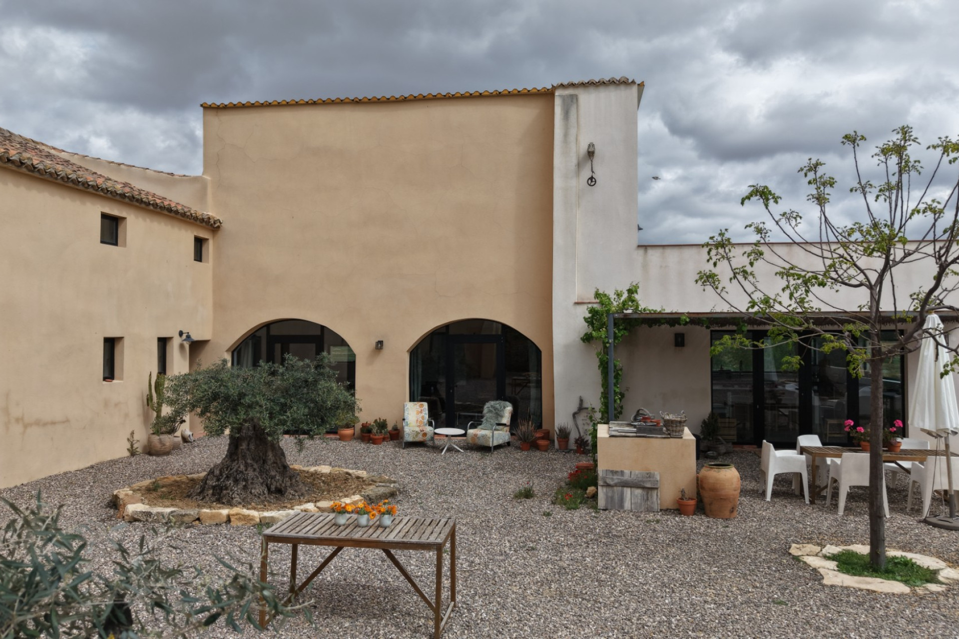 Revente - Local commercial -
Almansa