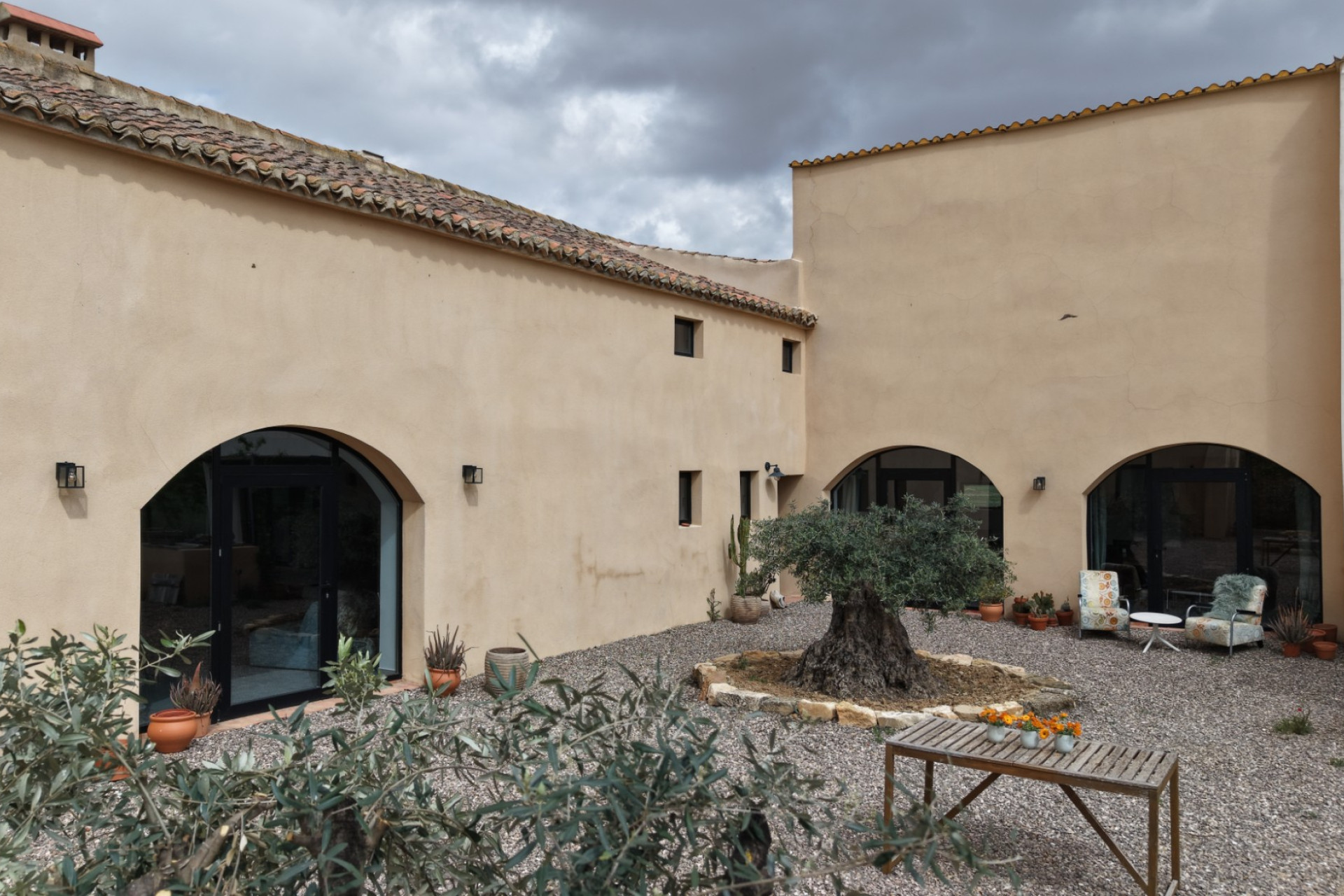 Revente - Local commercial -
Almansa