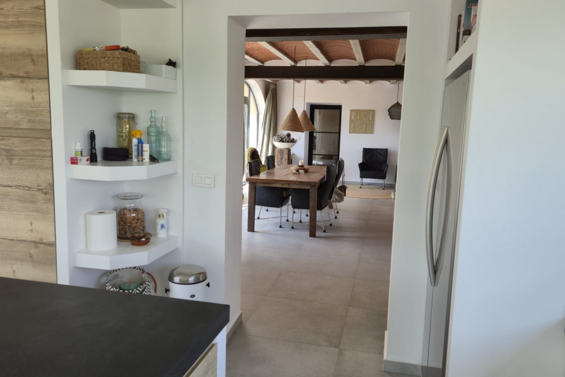 Revente - Local commercial -
Almansa