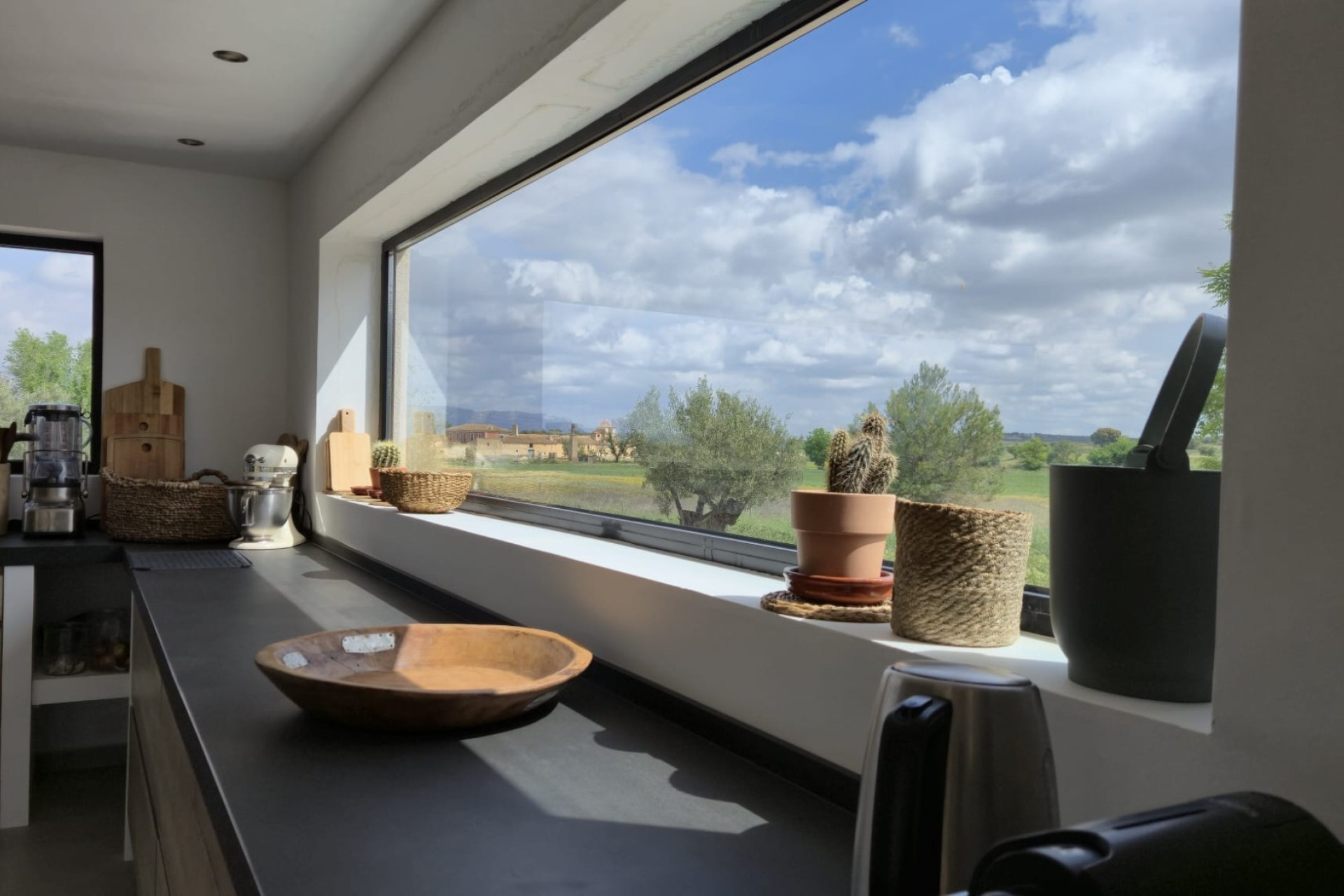 Revente - Local commercial -
Almansa