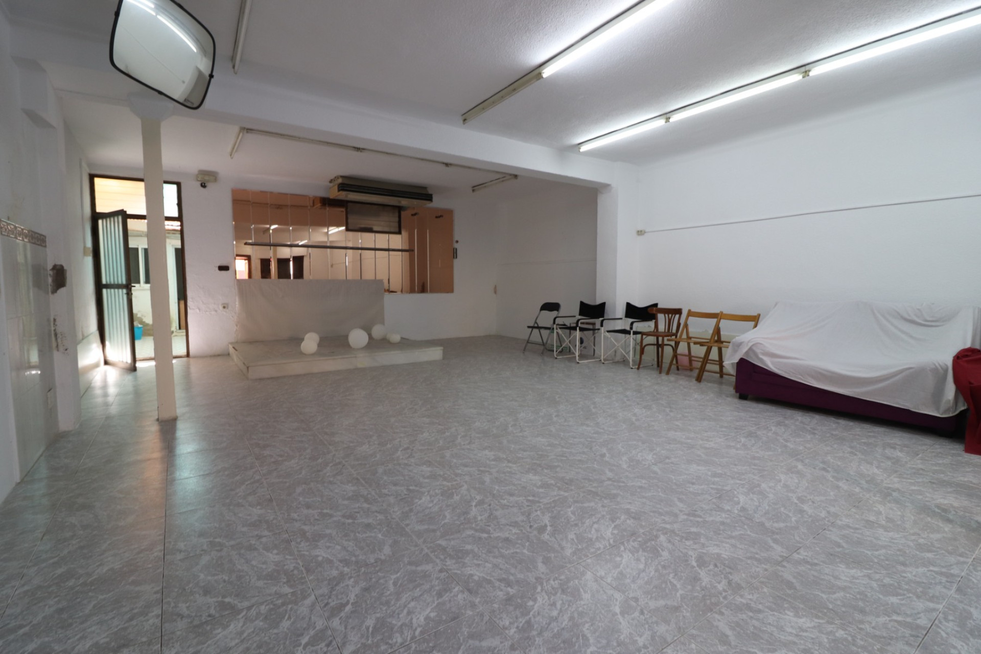 Revente - Local commercial -
Benijofar - Benijofar - Village