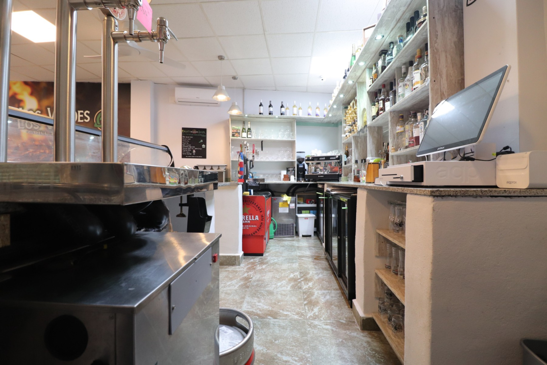 Revente - Local commercial -
Catral - Catral - Town