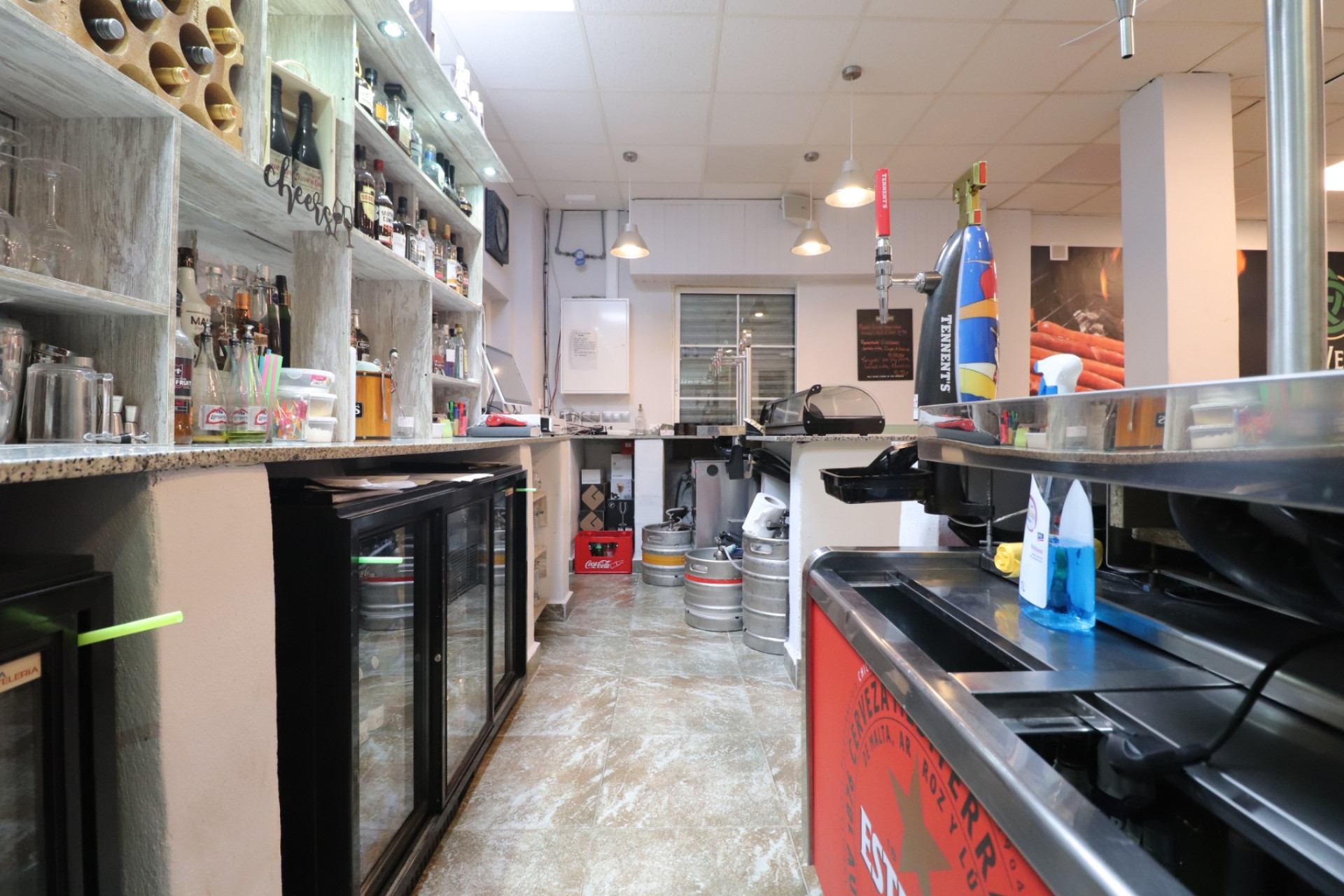 Revente - Local commercial -
Catral - Catral - Town